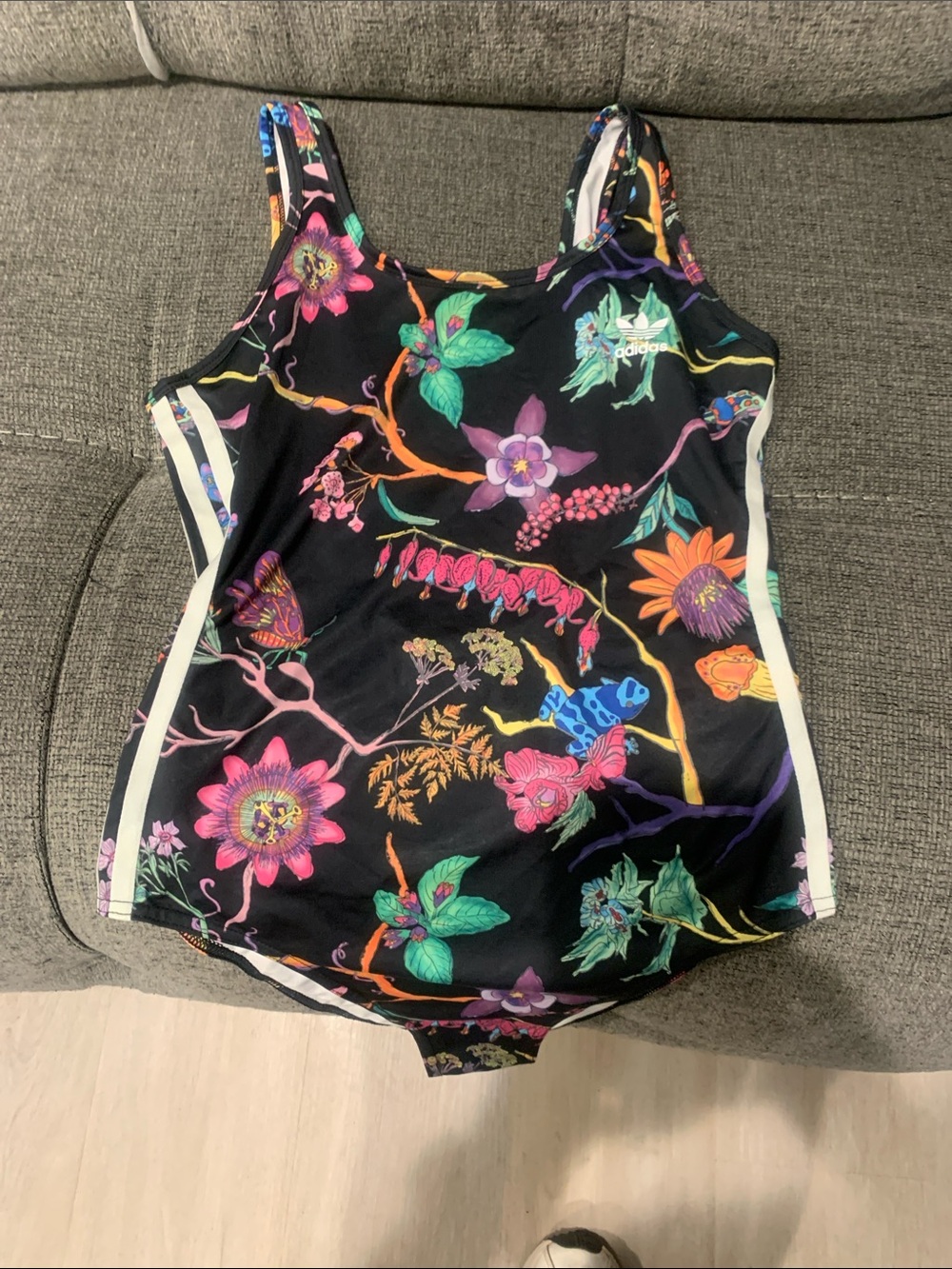 **NWT**adidas Black Floral Print  sexy body suit with White Piping - Picture 4 of 5